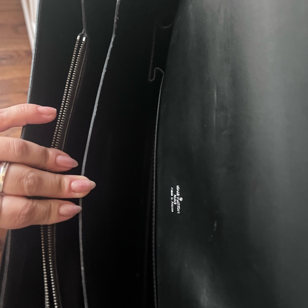Louis Vuitton Black Briefcase Sleek Professional Design - Picture 8 of 11